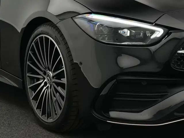 Mercedes-Benz C-Class view 9