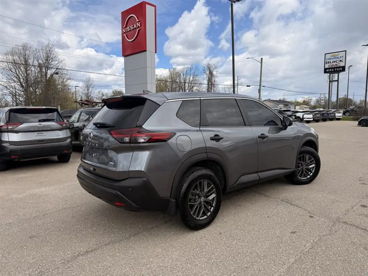 Nissan Rogue снимка Nissan Rogue