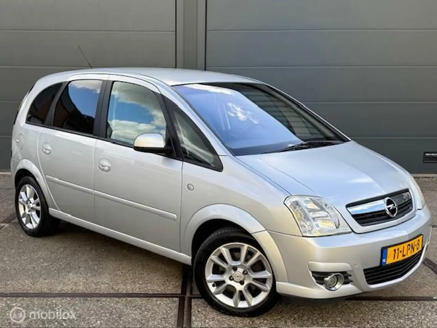 Opel Meriva 1.6-16V Cosmo - ECC - CRUISE CONTROLE - AFNEEMBARE Gris - 2