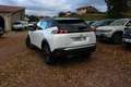 Peugeot 2008 GT ESSENCE 130 CV BICOLOR BOITE 6V CAMÉRA GPS 3D USB FULL LEDS ESP TOIT PANO ABS Blanc - thumbnail 3