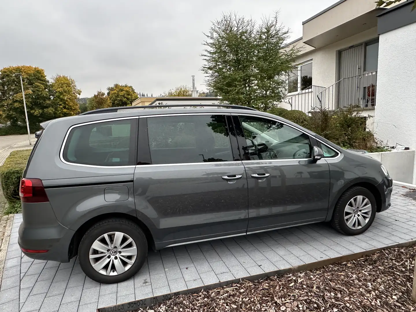 Volkswagen Sharan AHK, 7Sitzer sparsamer 2.0 TDI (BlueM) Winterräde - 1