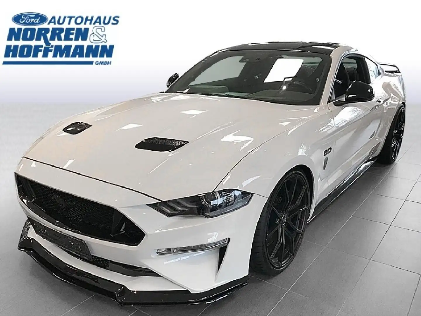 Ford Mustang GT White - 1