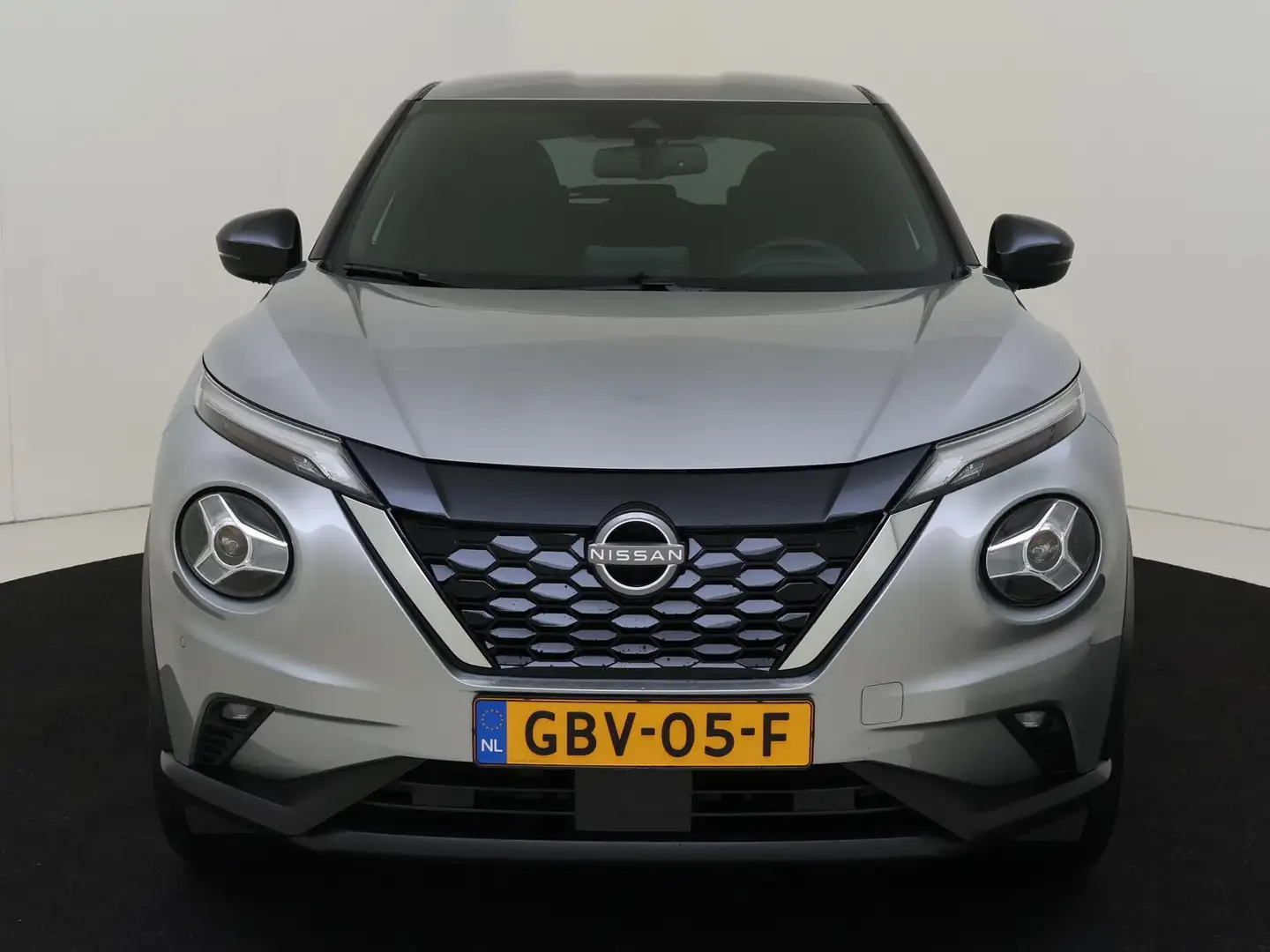 Nissan Juke 1.6 Hybrid N-Connecta | Navigatie | Achteruitrijca Grijs - 2