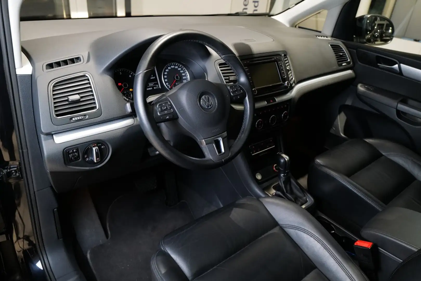 Volkswagen Sharan 2.0TDI DSG Highline Pano StdHzg 2xKiSitze Leder Noir - 2