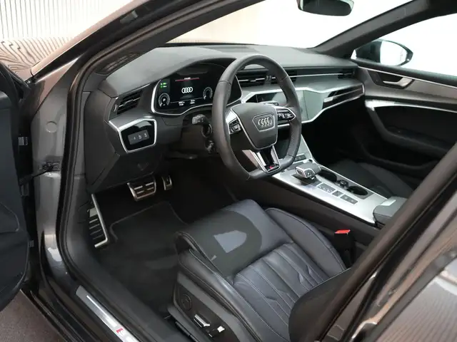 Audi A6 Avant view 10