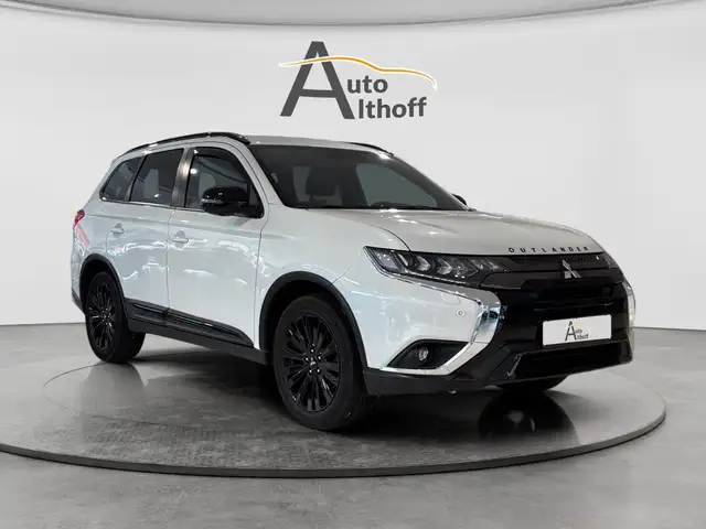 Mitsubishi Outlander 7-SITZ 1.HD AUT AHK LEDER LED 360 PARK