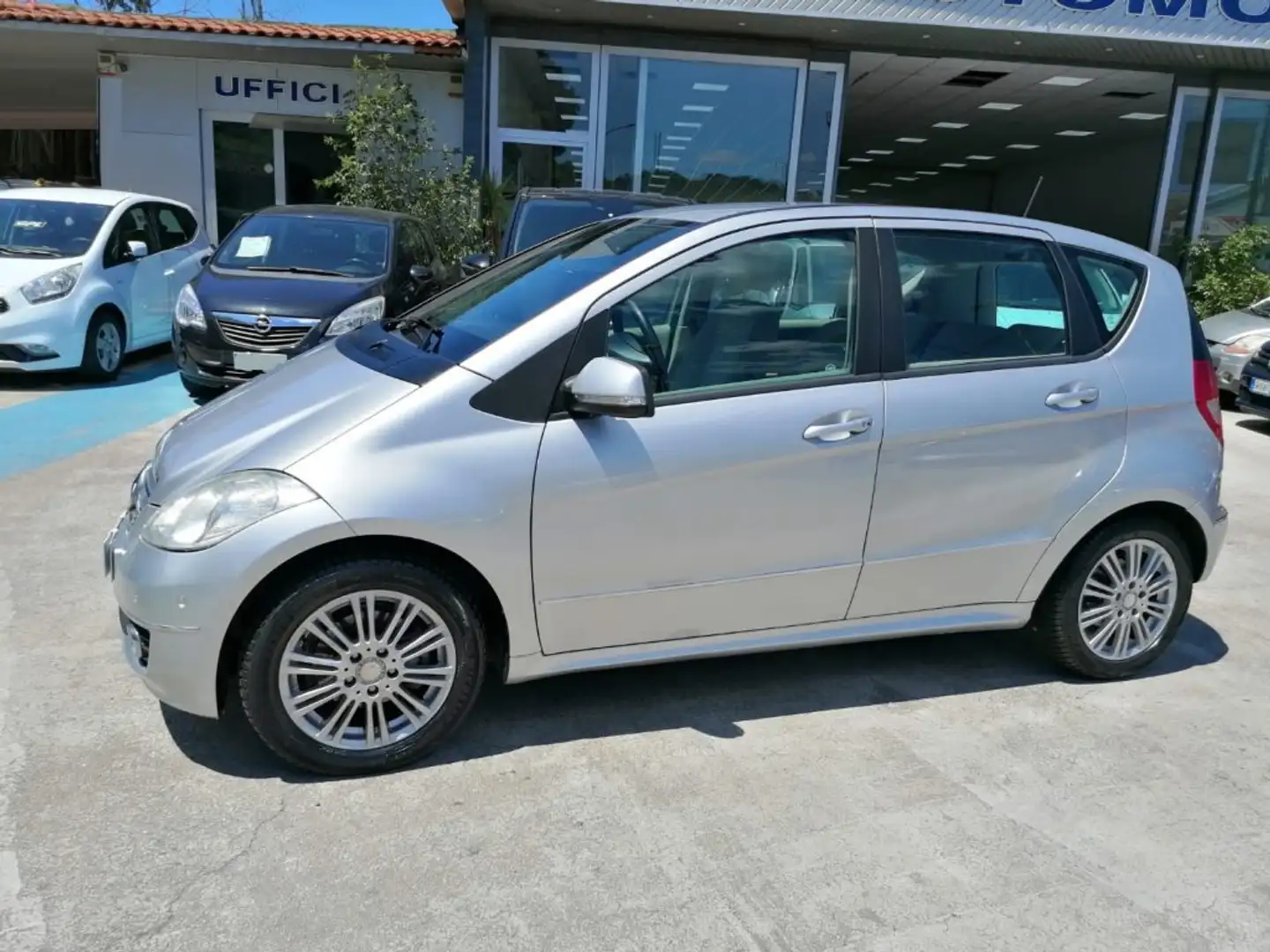 Mercedes-Benz A 160 BLUE EFFICIENCY 95cv PREMIUM Silber - 2