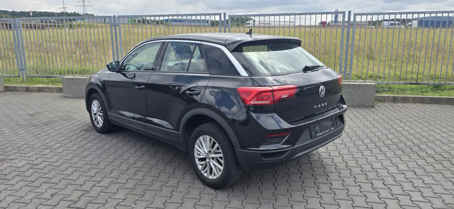 Volkswagen T-Roc 1.6 TDI Klima Sitzheizung Apps PDC DAB Siyah - 2