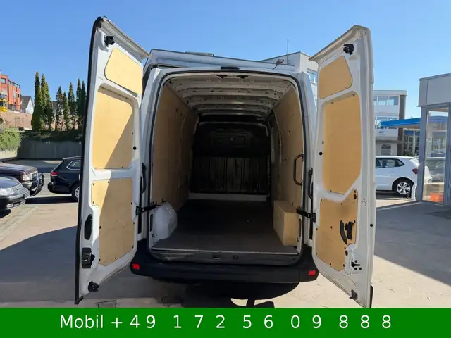 Renault Master view 11