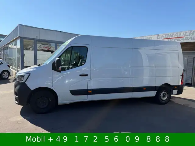 2023 Renault Master in White for sale