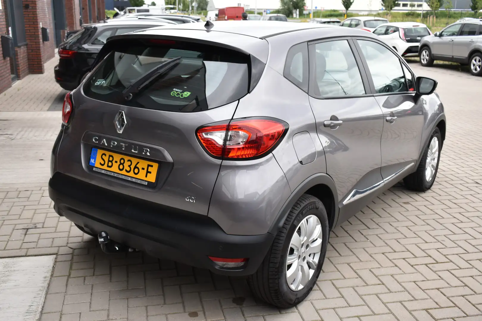 Renault Captur 1.5 dCi Dynamique Grijs - 2
