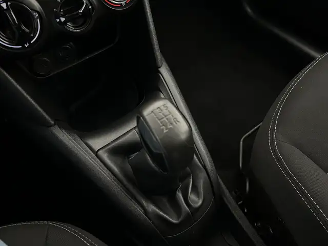 Peugeot 208 view 15