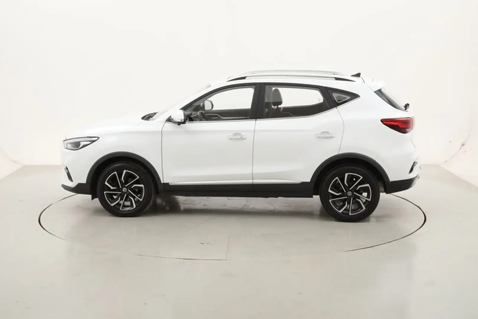 MG ZS Luxury 1.0 Benzina 111CV Bianco - 2