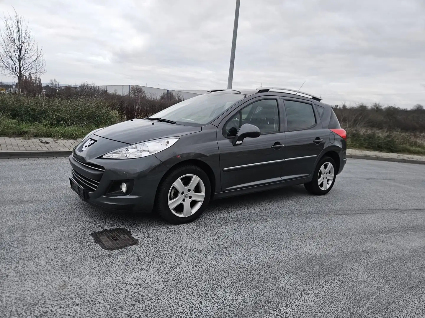 Peugeot 207 Premium Klima* TÜV Neu* Top Zustand* Grau - 1