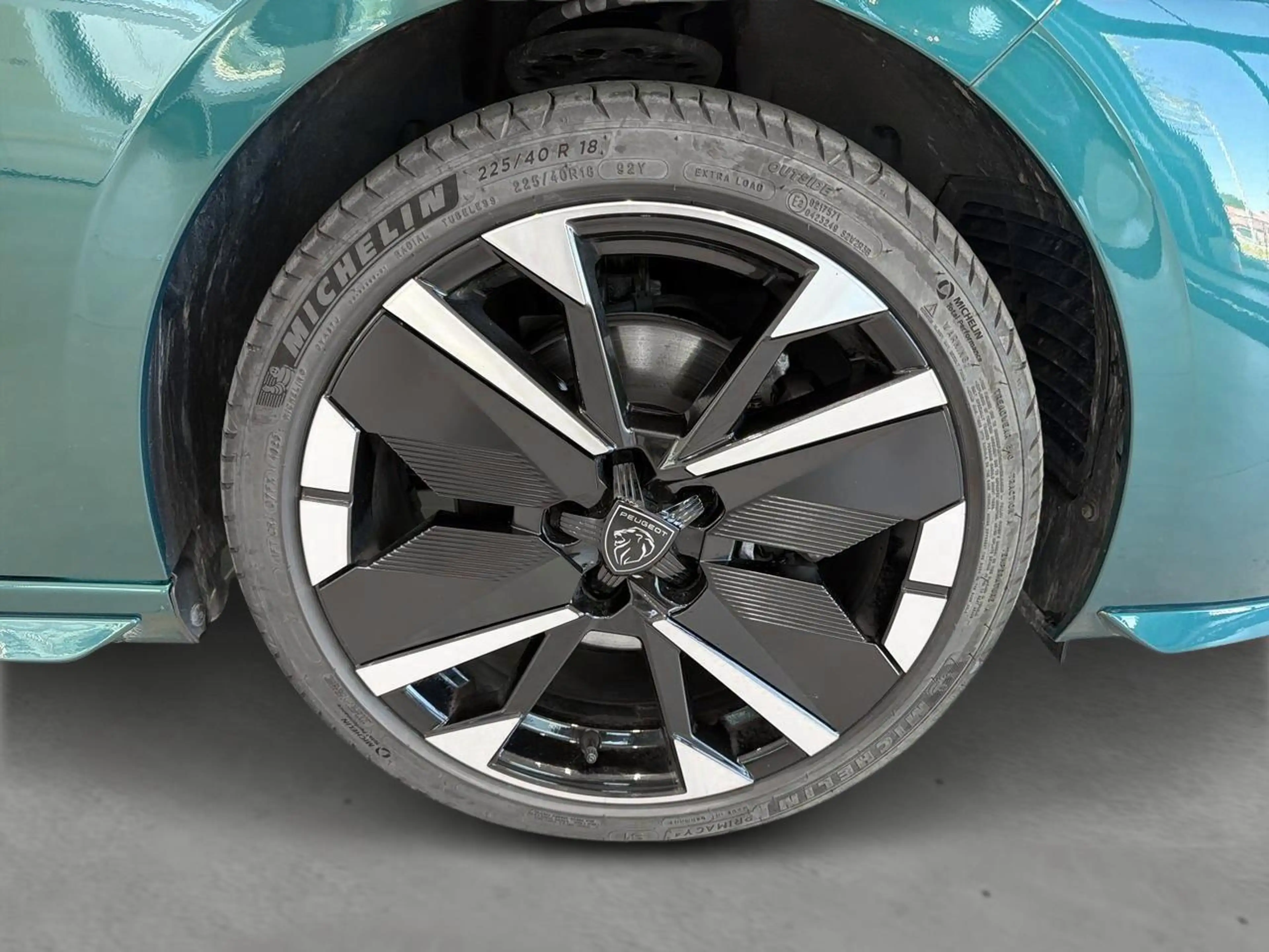 Peugeot 308 1.2 HYBRID 145 e-DSC6 GT // NRM-DEMO — photo 6