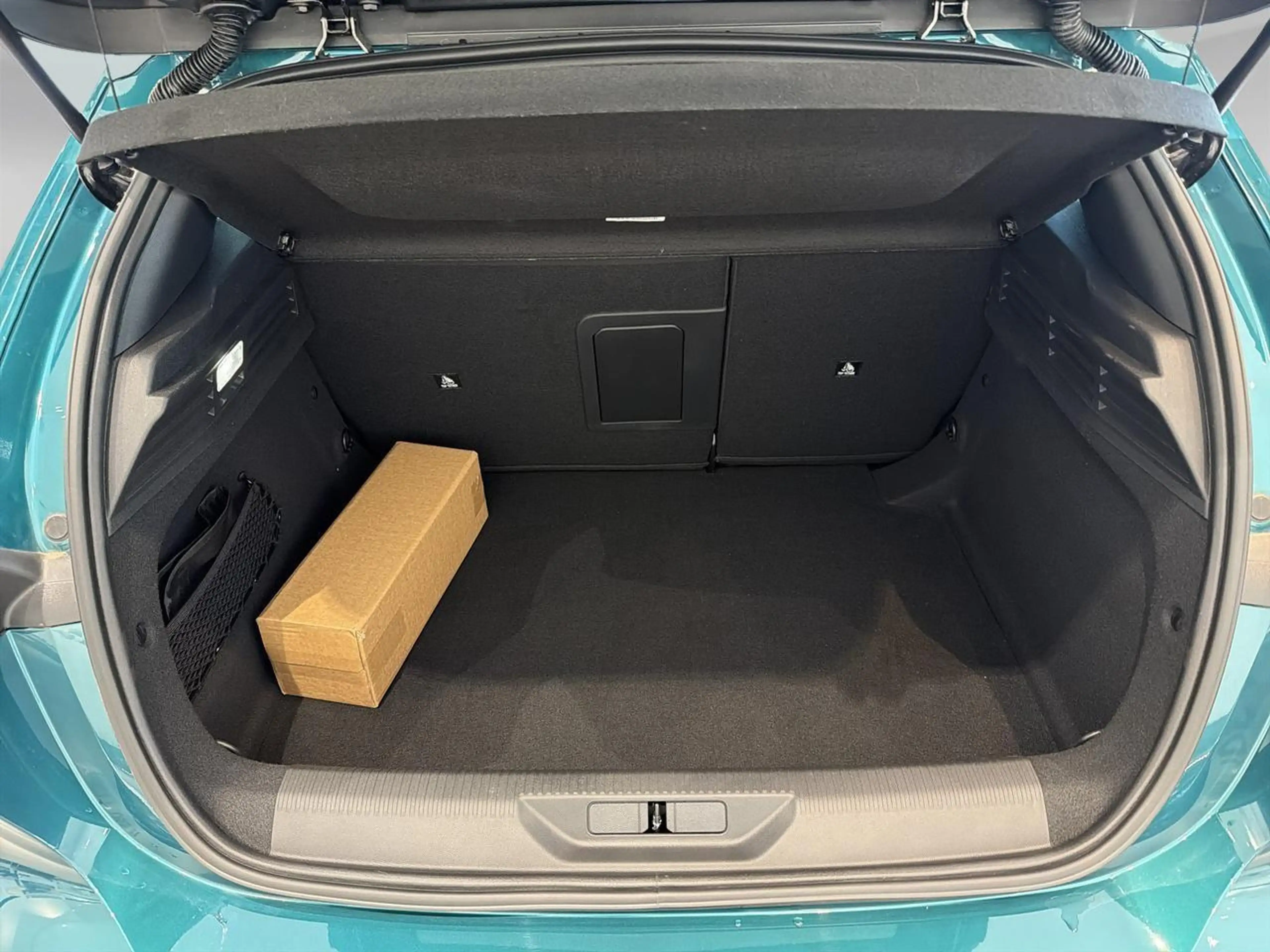 Peugeot 308 1.2 HYBRID 145 e-DSC6 GT // NRM-DEMO — photo 7