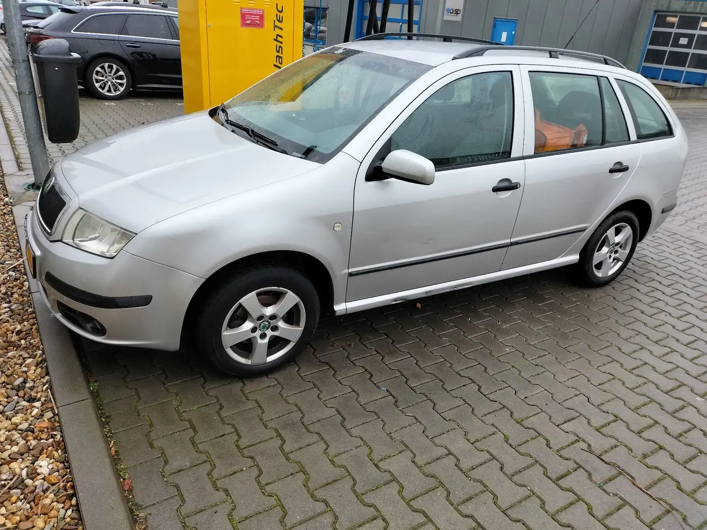 Skoda Fabia 1.4 16V Classic Grijs - 1