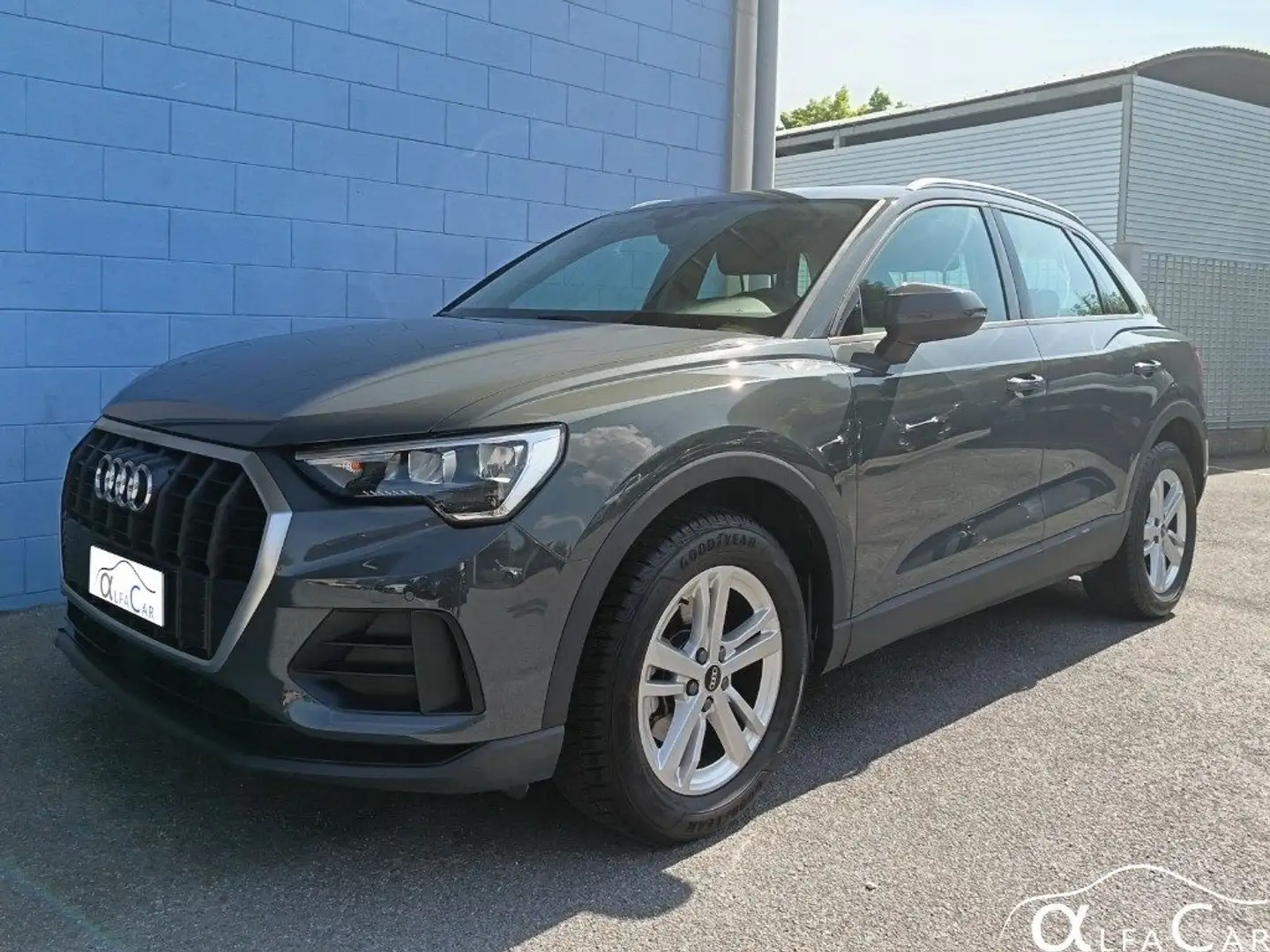 Audi Q3 35 TFSI S tronic Business Gris - 1