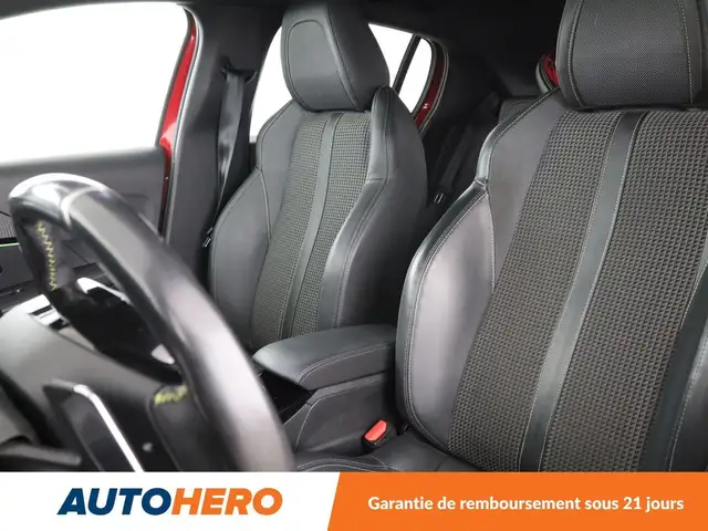 Peugeot 208 view 10