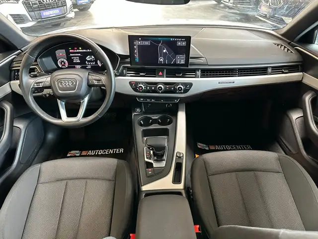 Audi A4 Avant view 6