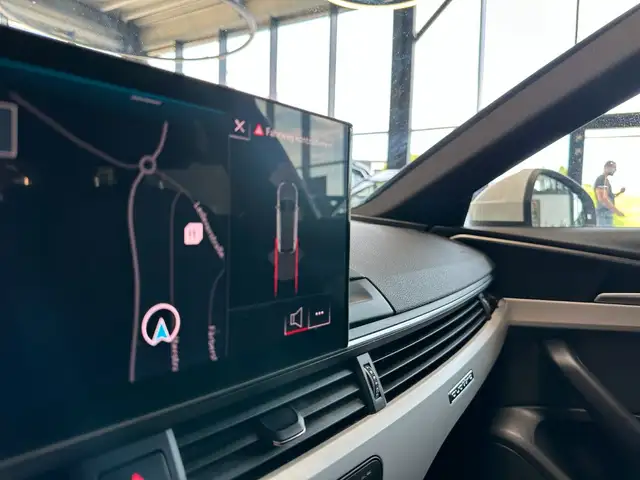 Audi A4 Avant view 15