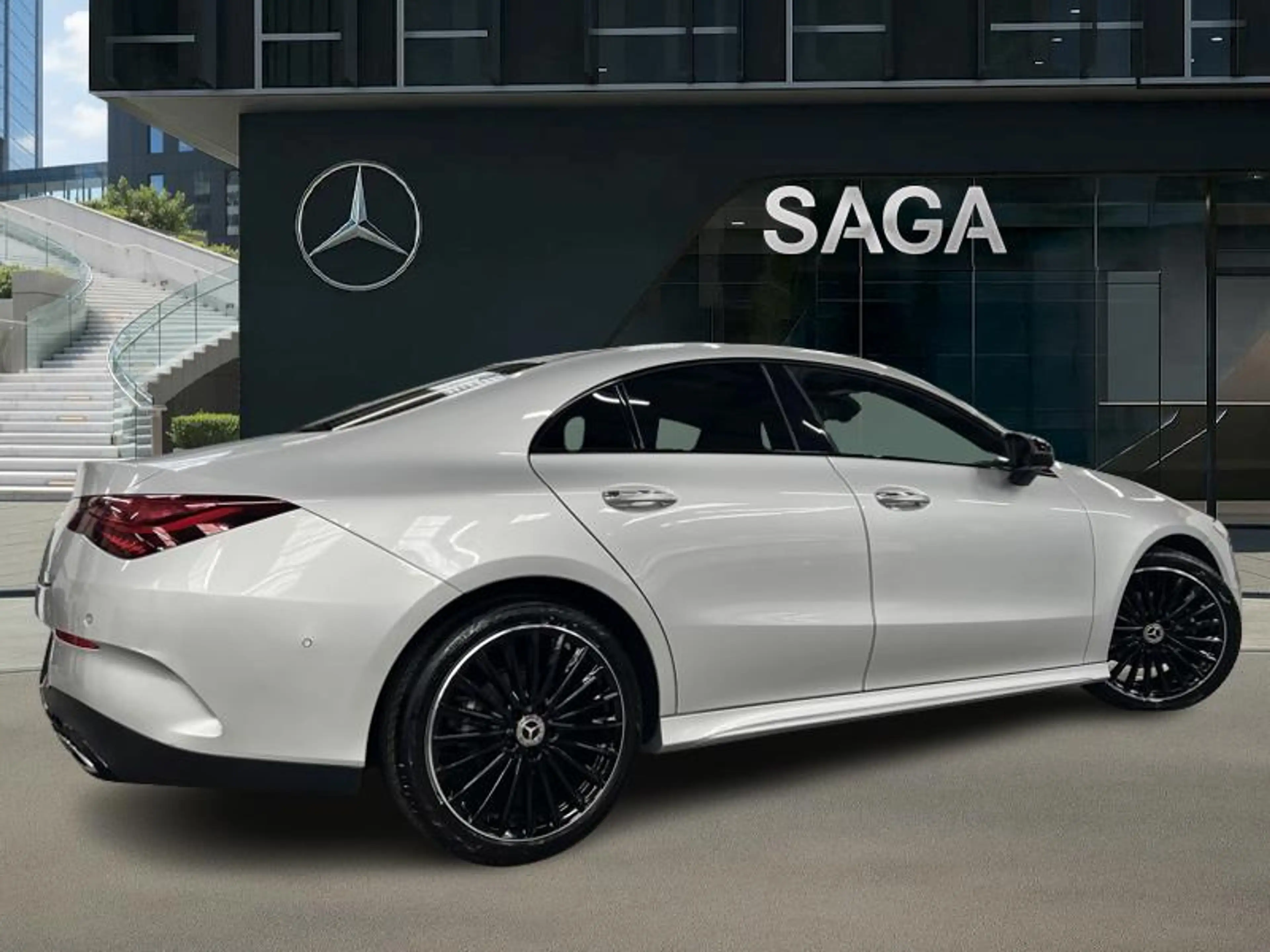 Mercedes-Benz CLA 180 d Coupé AMG Pack Night Toit Pano — photo 2