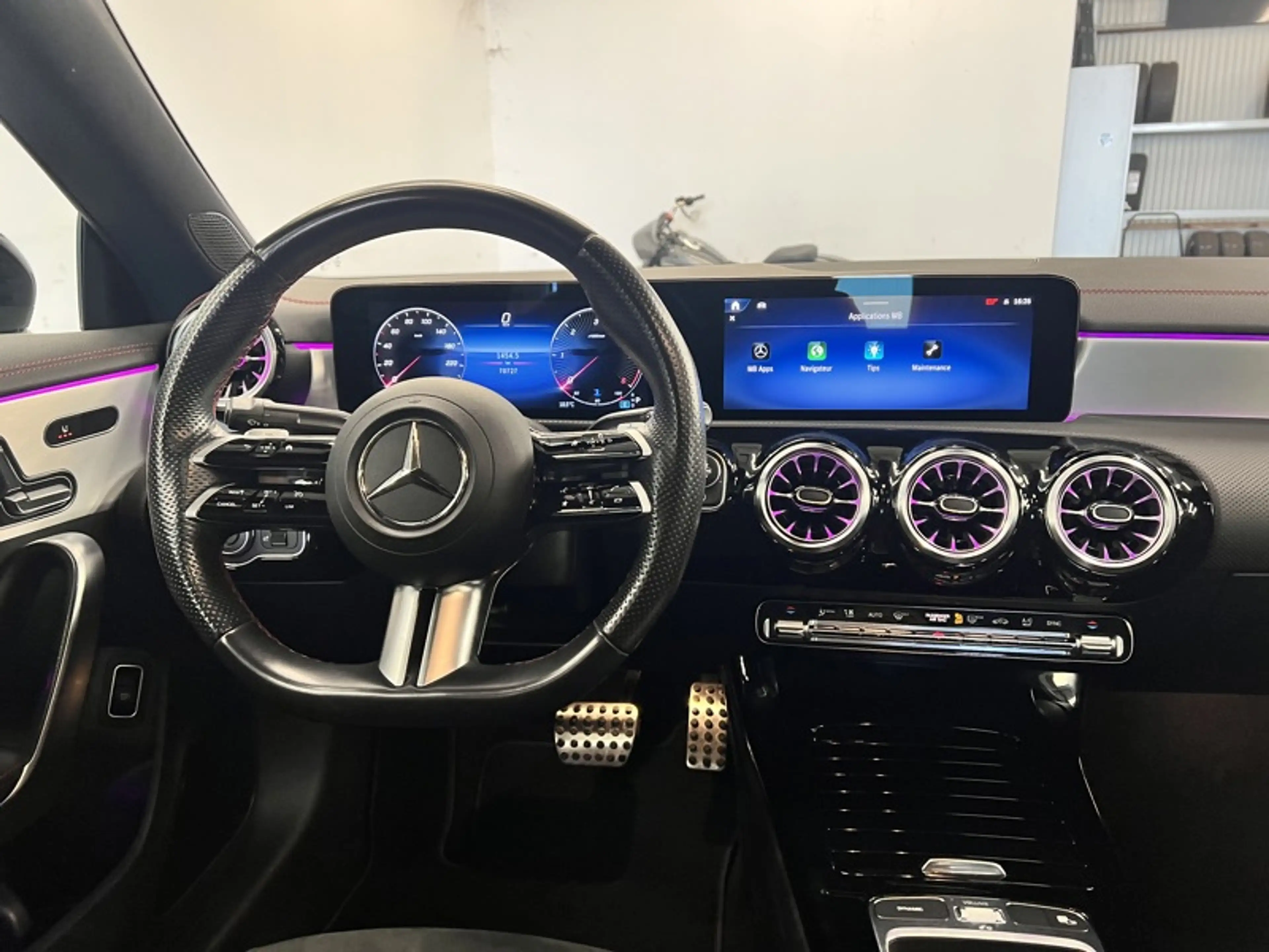 Mercedes-Benz CLA 180 d Coupé AMG Pack Night Toit Pano — photo 12
