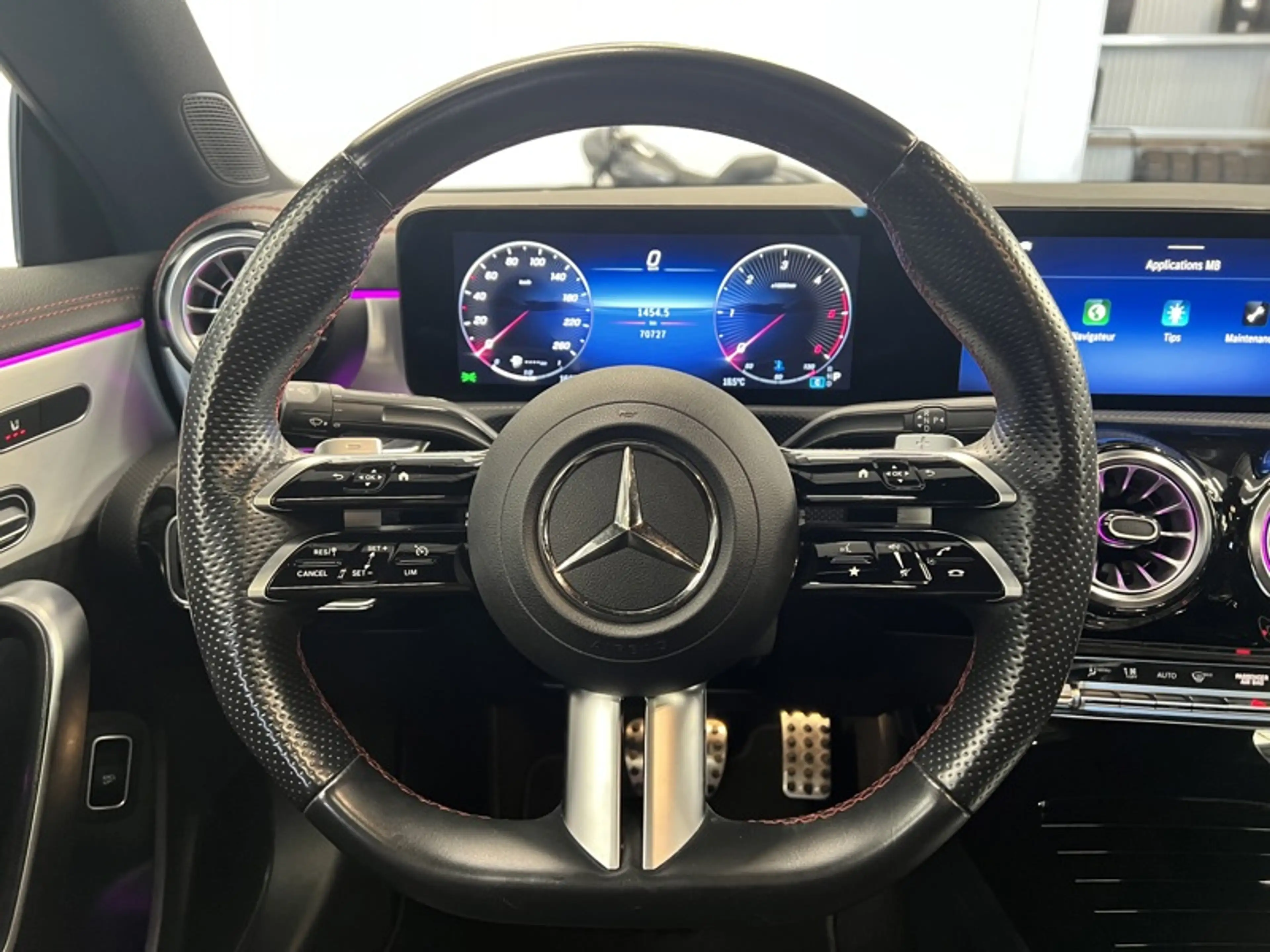 Mercedes-Benz CLA 180 d Coupé AMG Pack Night Toit Pano — photo 3