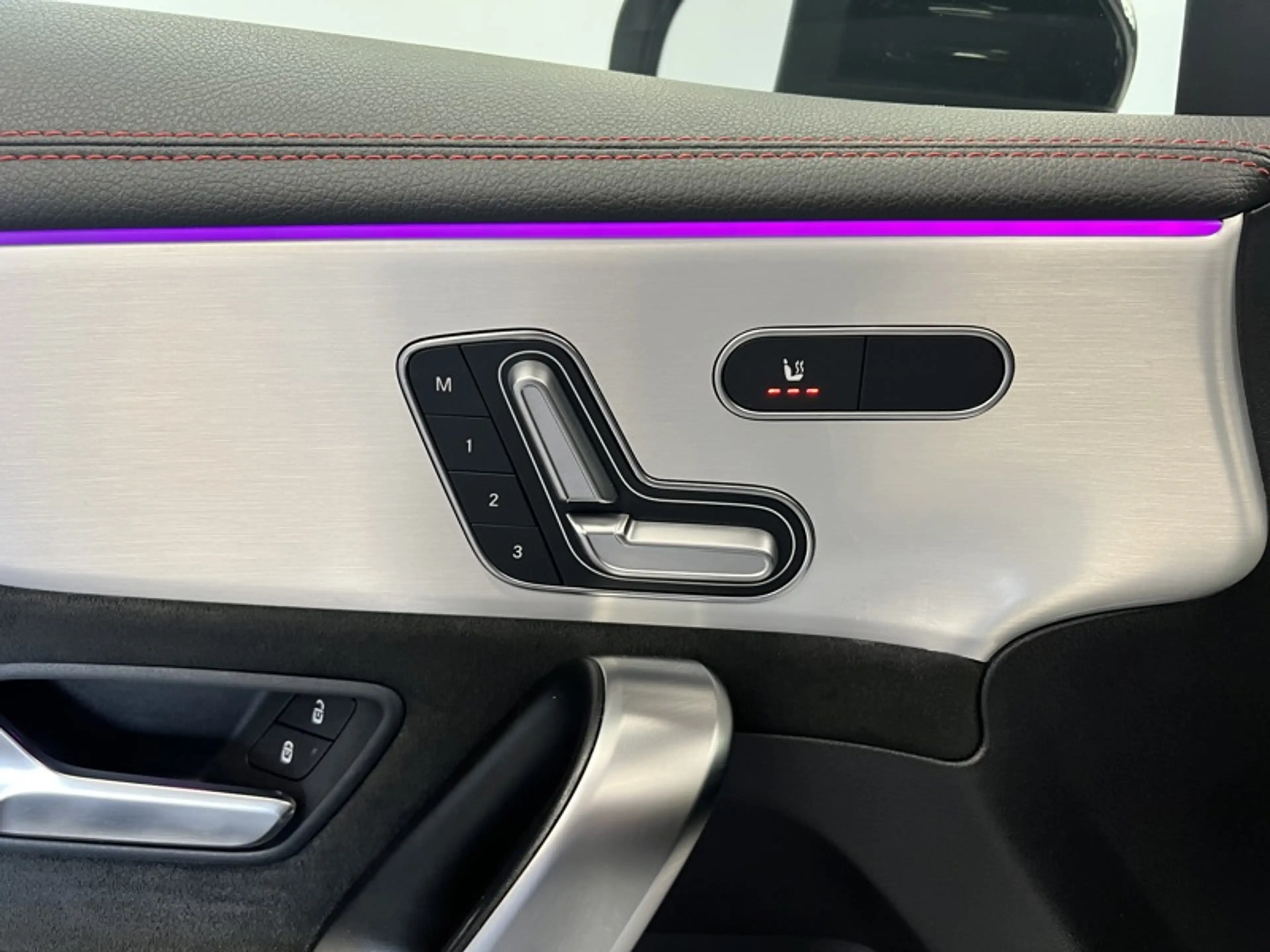 Mercedes-Benz CLA 180 d Coupé AMG Pack Night Toit Pano — photo 15