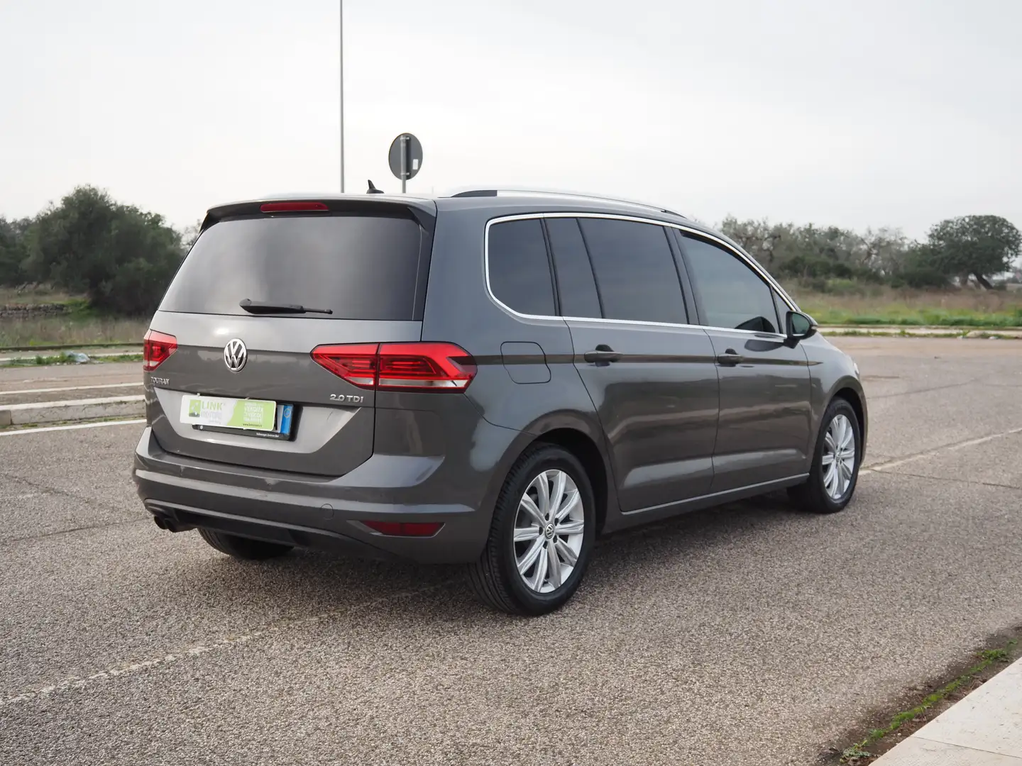 Volkswagen Touran 2.0 tdi Highline 7 Posti Grigio - 2