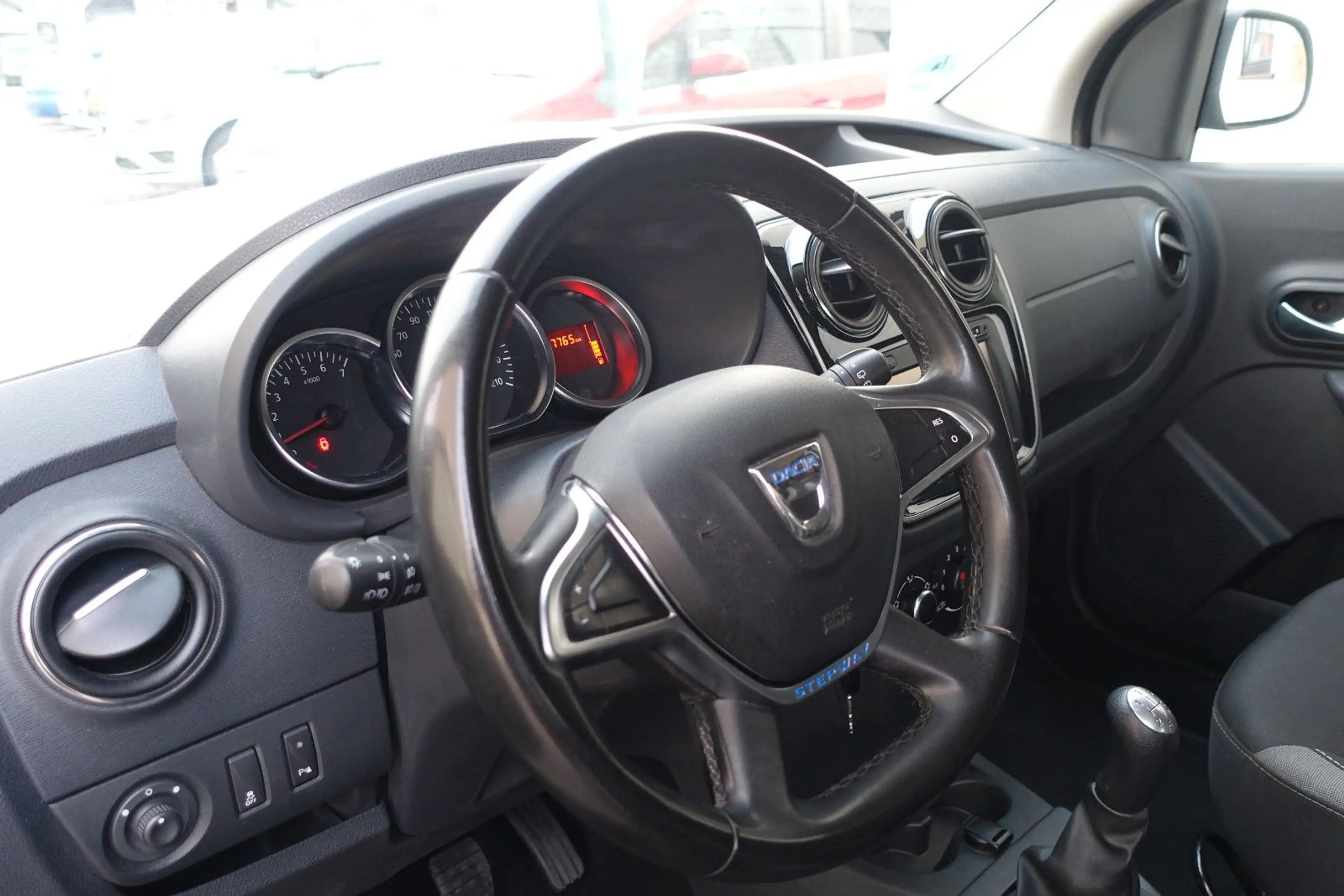 Dacia Dokker Stepway Celebration*NAVI*SHZ*AHK*TEMPOMAT — photo 10