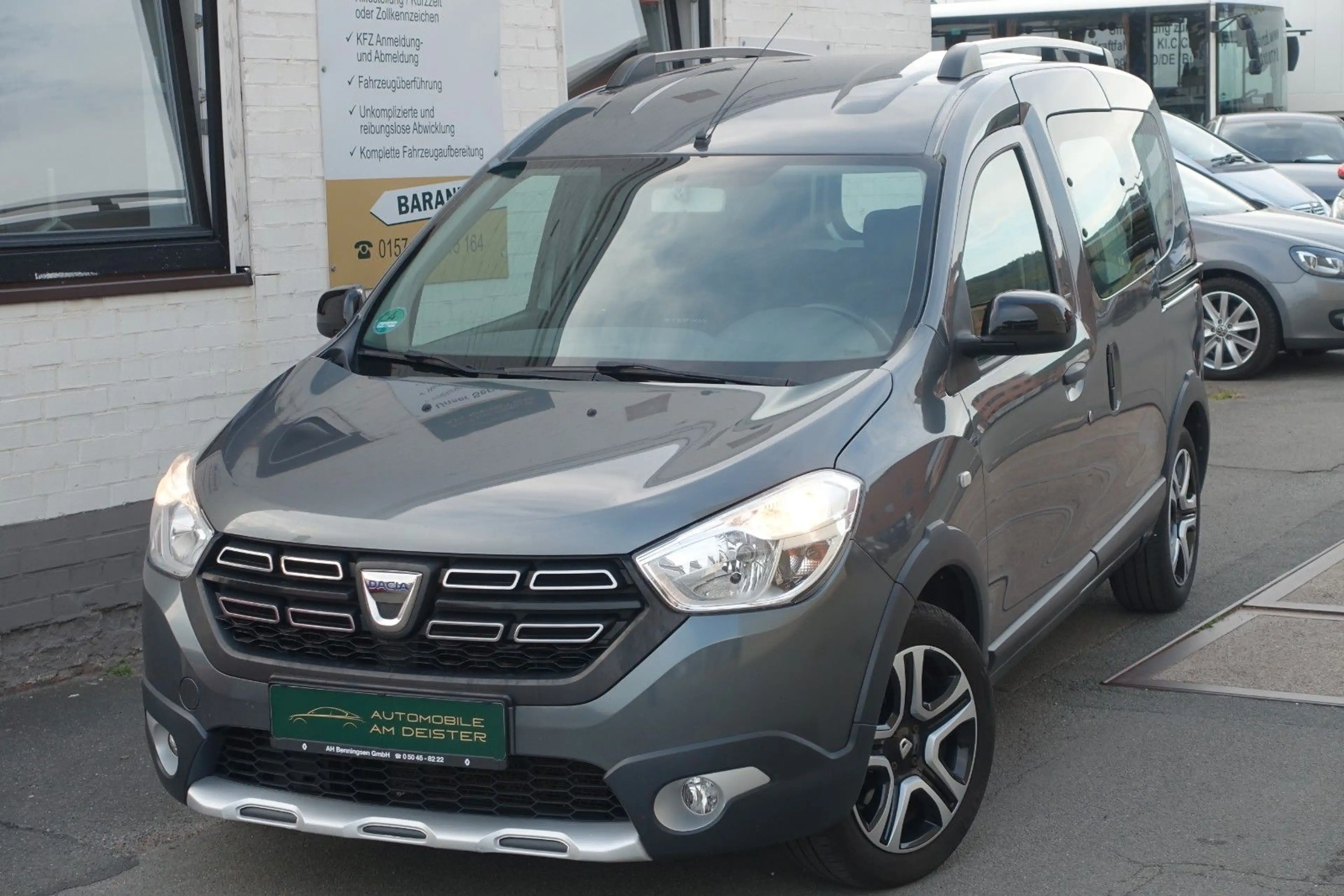 Dacia Dokker Stepway Celebration*NAVI*SHZ*AHK*TEMPOMAT — photo 2