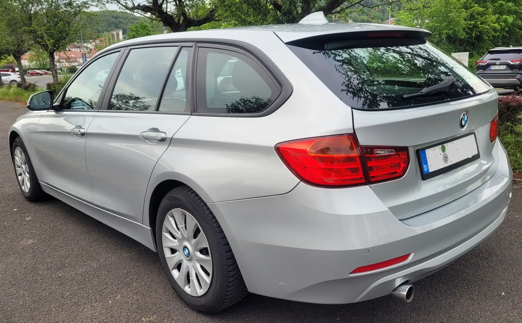 BMW 318 318d Touring Efficient Dynamics Grau - 2