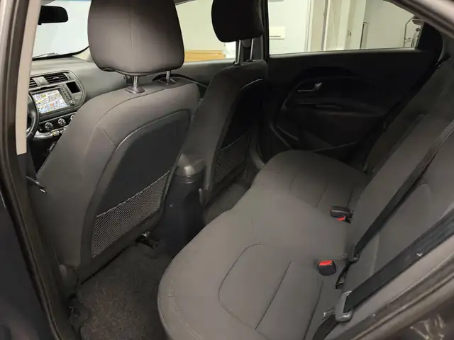 Kia Rio view 11