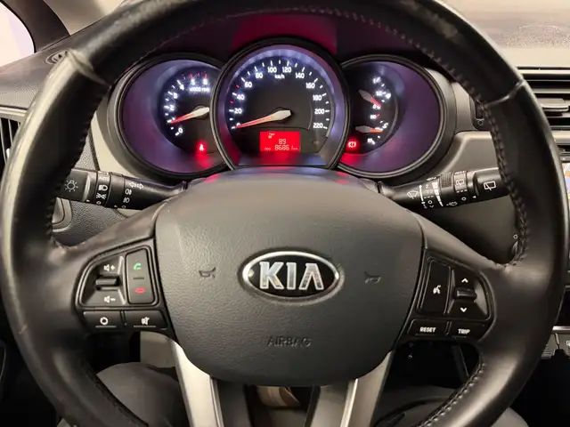 Kia Rio view 5