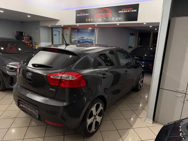 Kia Rio view 13