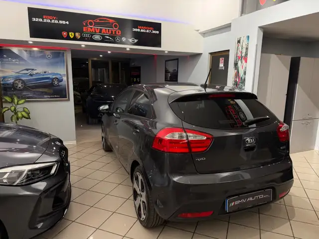 Kia Rio view 12