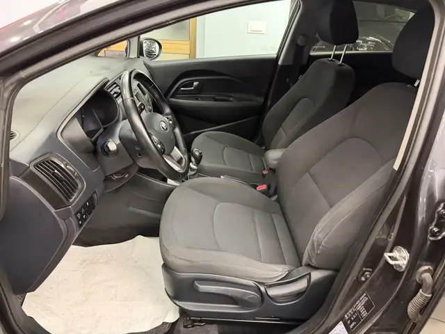 Kia Rio view 7