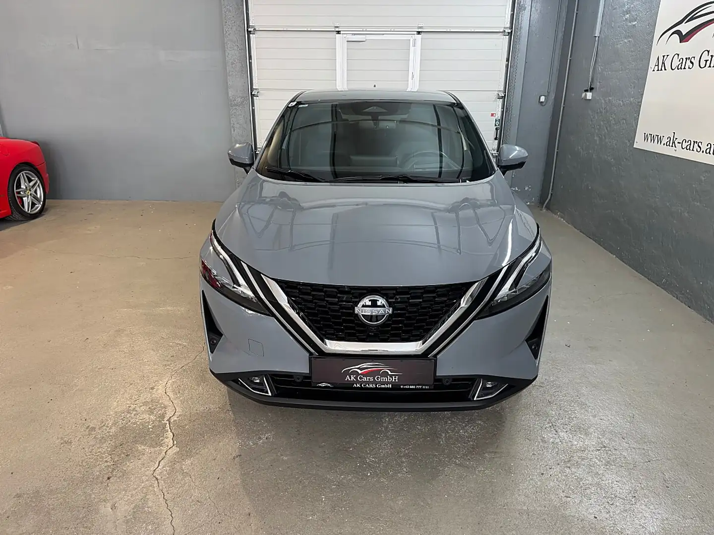 Nissan Qashqai 1,3 DIG-T MHEV 4x4 Tekna Aut.*Head-Up*360Kamera* Grau - 2