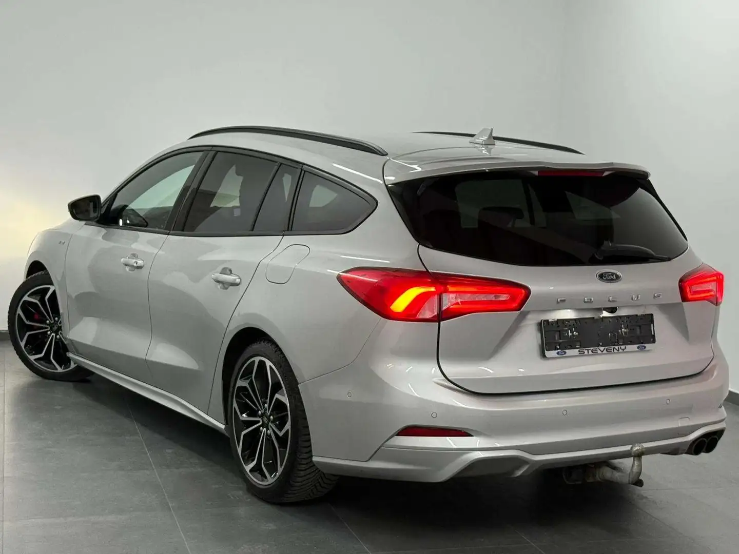 Ford Focus 1.5 EcoBlue ST-Line EU 6.2 - 1erMain - CarPlay Gris - 2