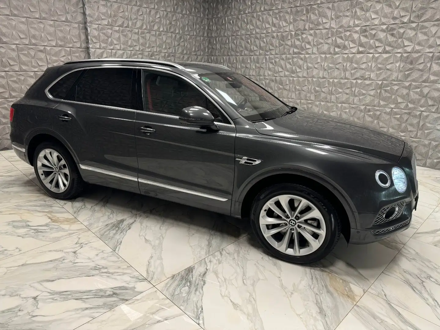 Bentley Bentayga 6.0 W12 4WD First Edition Autom. Grau - 2