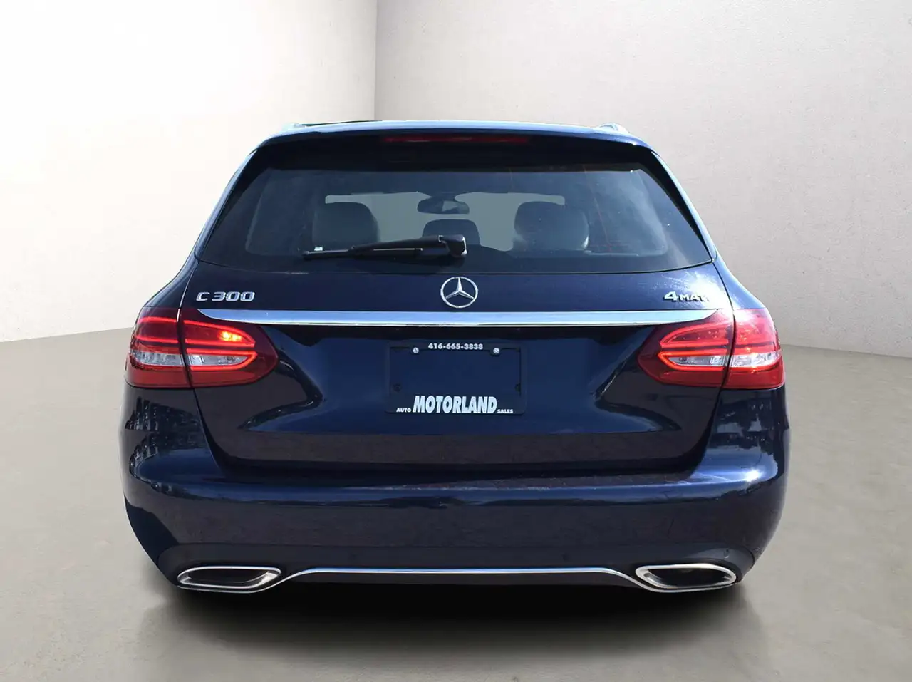 Mercedes-Benz C-Class снимка Mercedes-Benz C-Class