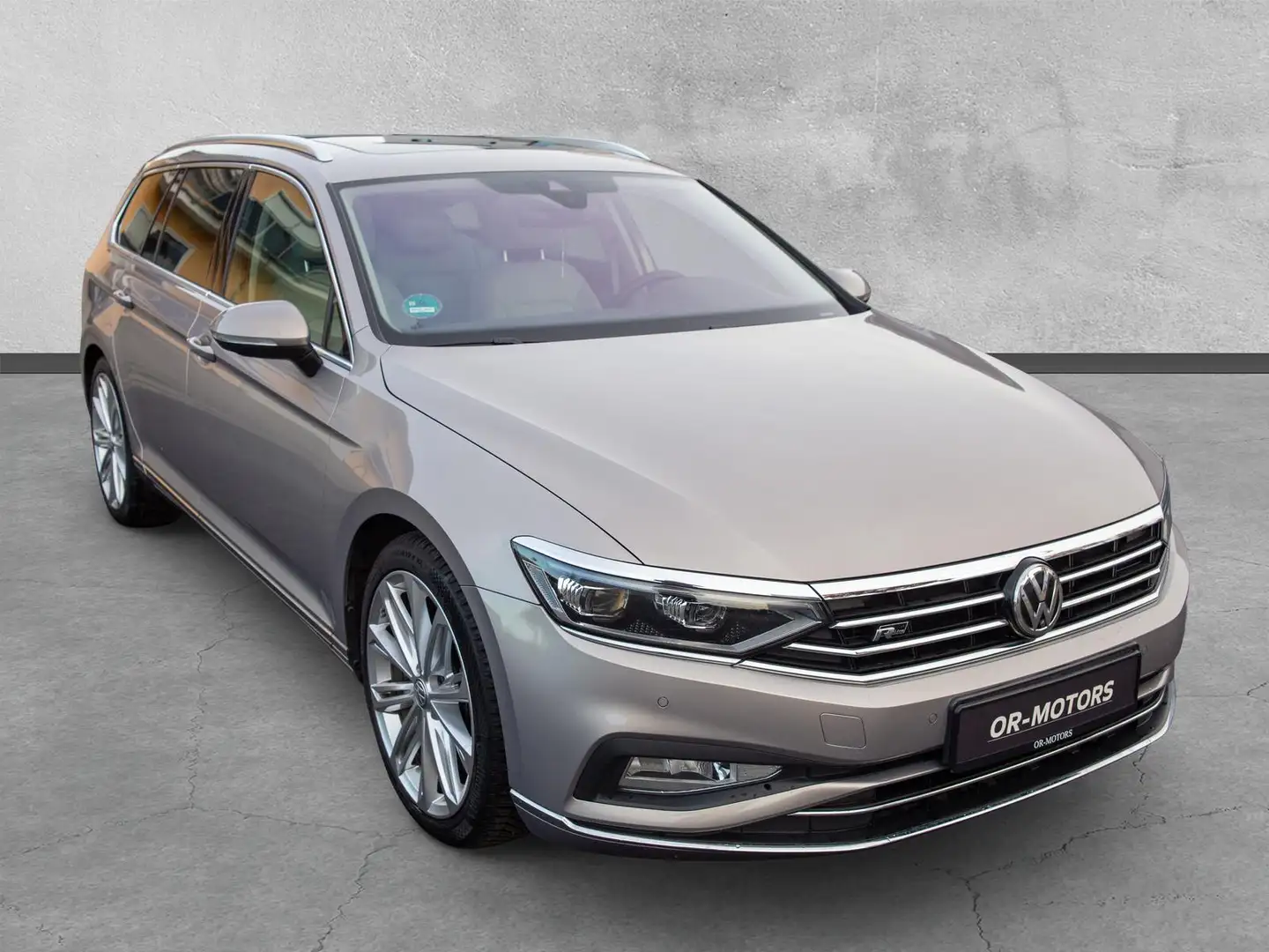 Volkswagen Passat Variant 2.0 TSI Gold - 2