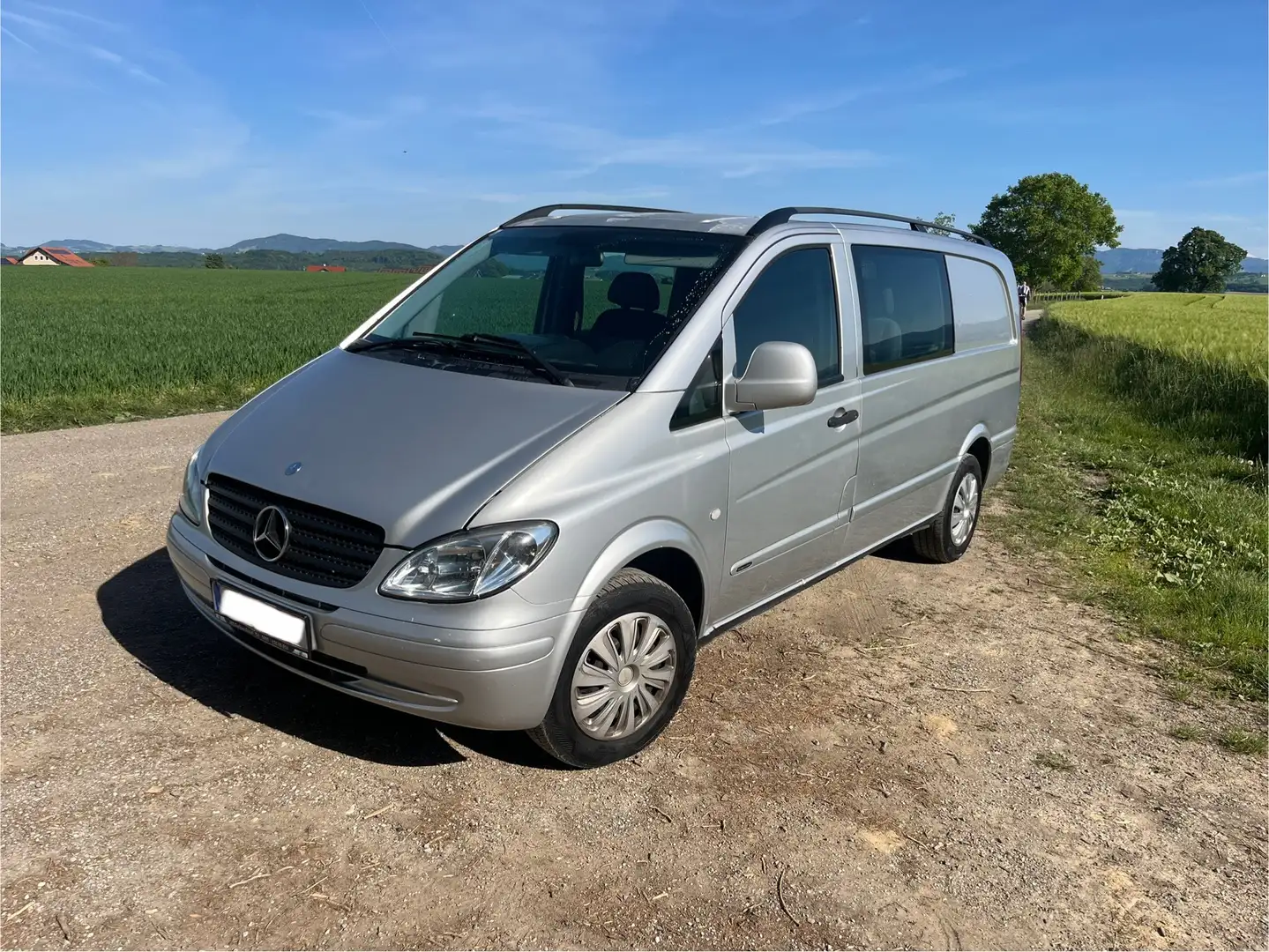 Mercedes-Benz Vito srebrna - 1