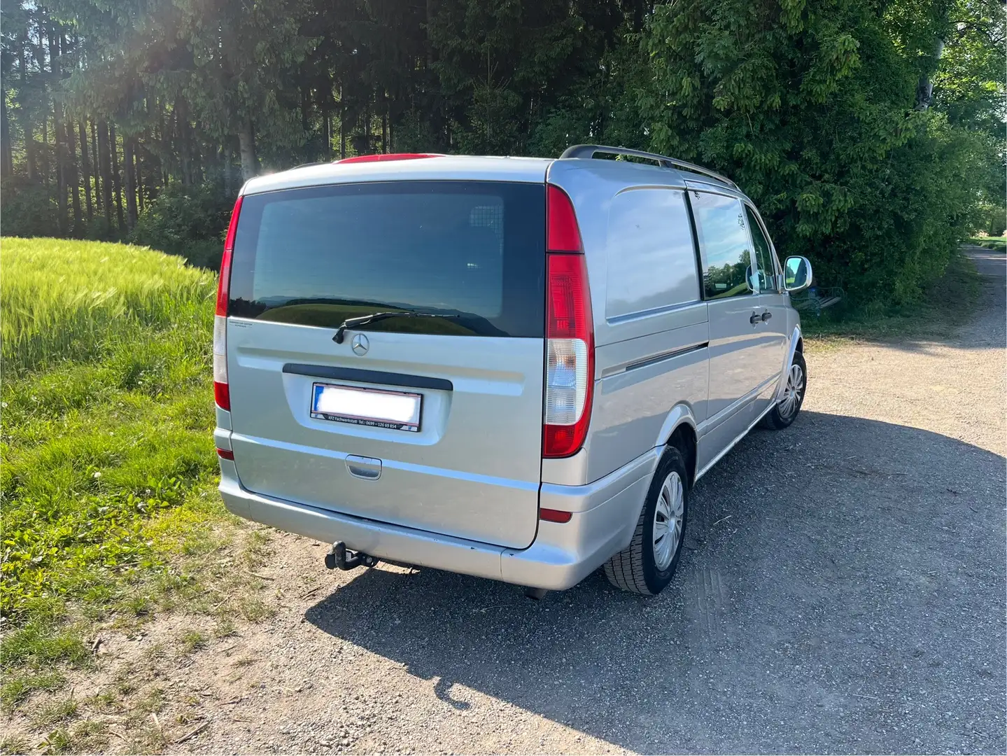 Mercedes-Benz Vito srebrna - 2