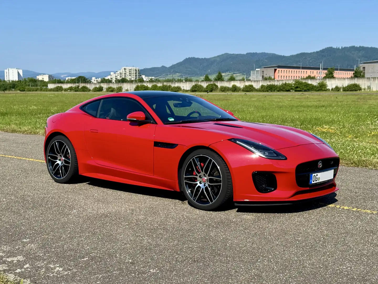 Jaguar F-Type R-Dynamic Rot - 2
