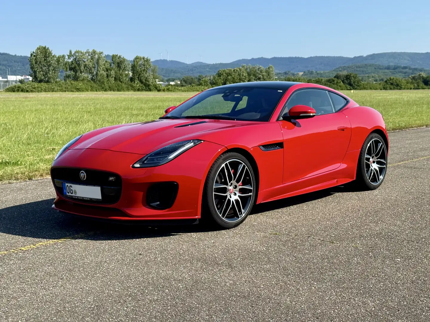 Jaguar F-Type R-Dynamic Rot - 1