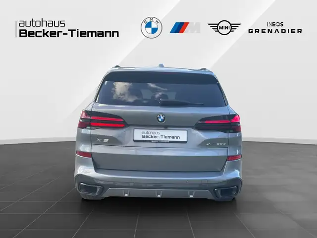 BMW X5 view 5