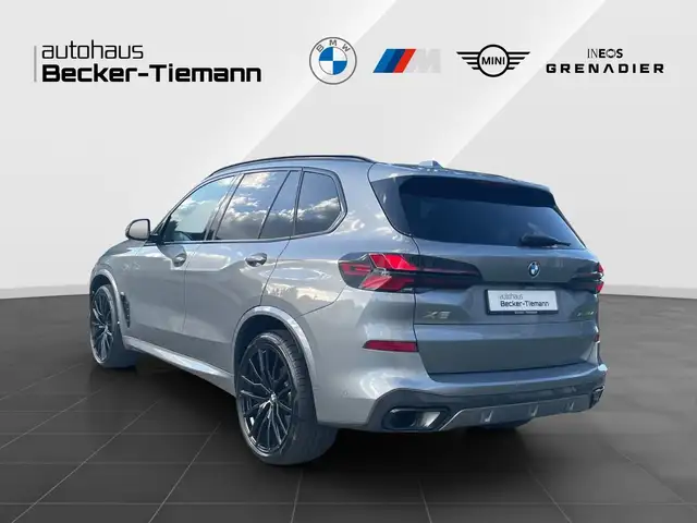 BMW X5 view 4