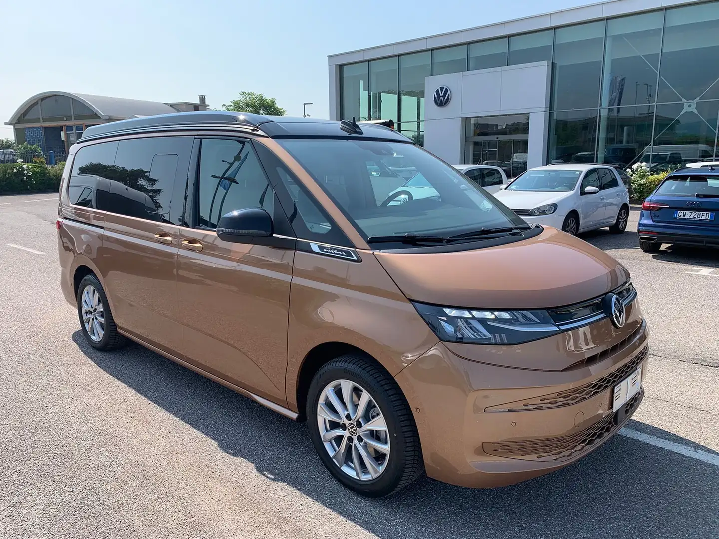 Volkswagen T7 California California T7 2.0 tdi Ocean 150cv DSG7 Чёрный - 1